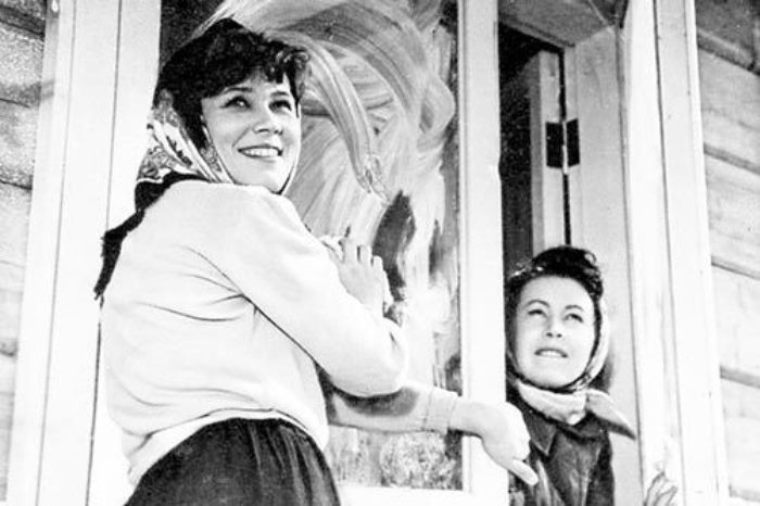 Люсьена Овчинникова в роли Кати | Фото: kino-teatr.net Люсьена Овчинникова в роли Кати | Фото: kino-teatr.net