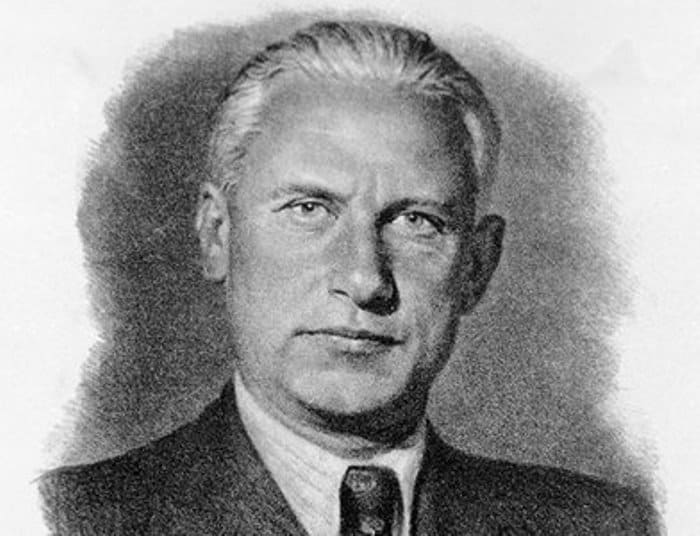 Писатель, который сам себе подписал приговор | Фото: chaskor.ru Писатель, который сам себе подписал приговор | Фото: chaskor.ru