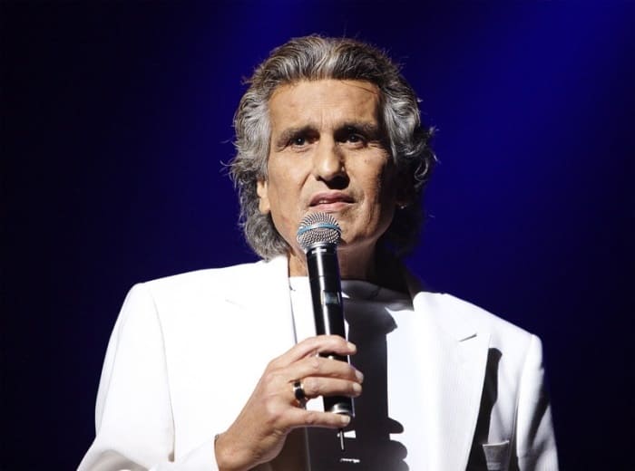 Знаменитый итальянский певец и композитор Тото Кутуньо | Фото: fotofact.net Знаменитый итальянский певец и композитор Тото Кутуньо | Фото: fotofact.net