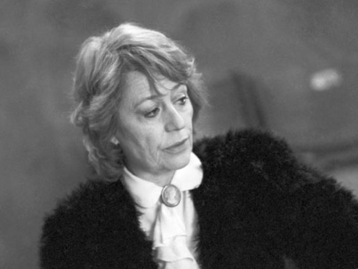 Анни Жирардо в роли пианистки Веры Лотар-Шевченко, 1989 | Фото: kino-teatr.ru Анни Жирардо в роли пианистки Веры Лотар-Шевченко, 1989 | Фото: kino-teatr.ru