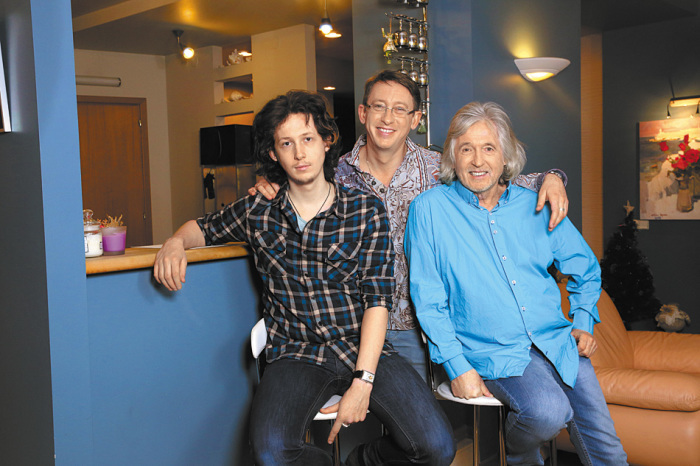 Малежик с сыновьями. / Фото: www.malezhik.ru Малежик с сыновьями. / Фото: www.malezhik.ru