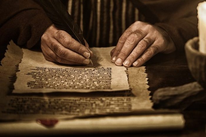 Евангелие от Петра — один из новозаветных апокрифов. Существовало в первые века христианства, но было отвергнуто церковью. Евангелие от Петра — один из новозаветных апокрифов. Существовало в первые века христианства, но было отвергнуто церковью.