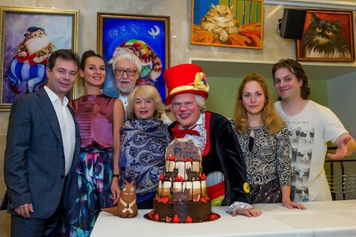 Театр кошек получился очень семейным. / Фото: www.goodhouse.ru Театр кошек получился очень семейным. / Фото: www.goodhouse.ru