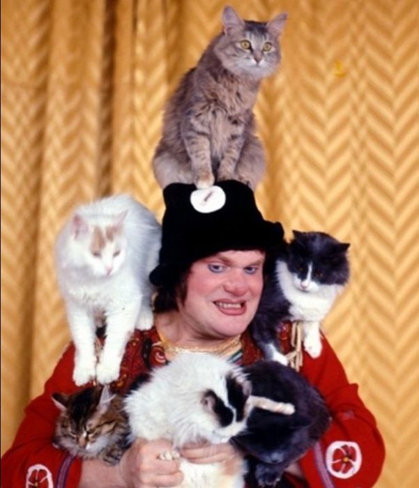 Юрий Куклачев с кошками. / Фото: www.ya62.ru Юрий Куклачев с кошками. / Фото: www.ya62.ru