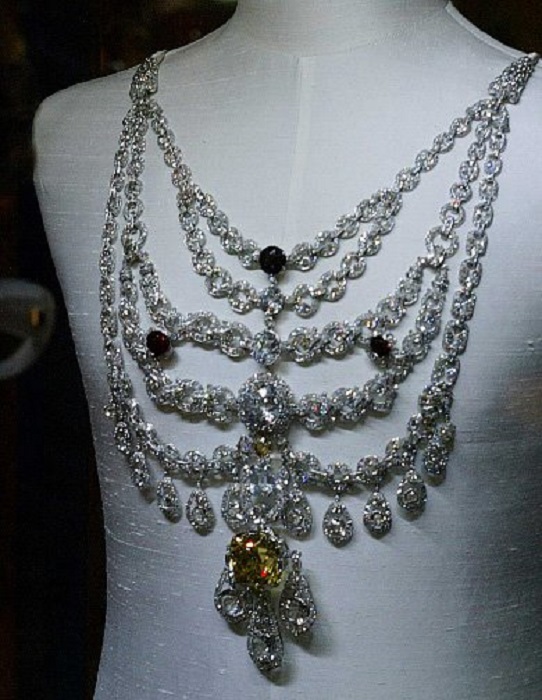 Ожерелье Патиала, восстановленное домом Картье. | Фото: 4.bp.blogspot.com.