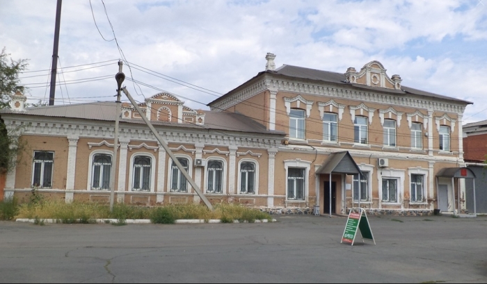Ещё одно старое здание в Орске. Ещё одно старое здание в Орске.
