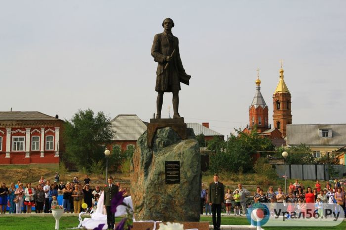 Памятник основателю города Орска Ивану Кирилову. Памятник основателю города Орска Ивану Кирилову.