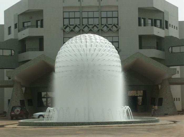 Фонтан в Орске. Фонтан в Орске.