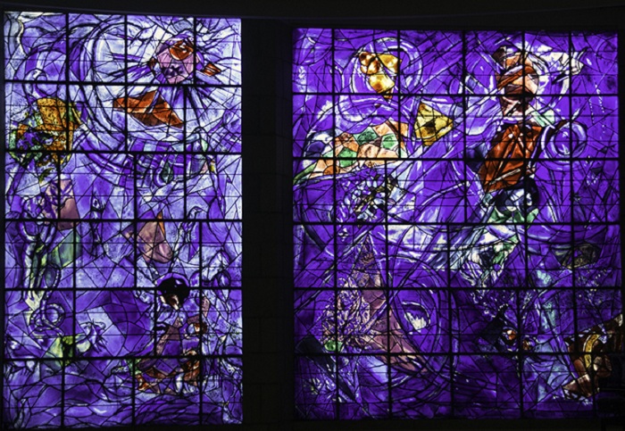 Витраж. Сотворение мира. Автор: Марк Шагал. Витраж. Сотворение мира. Автор: Марк Шагал.