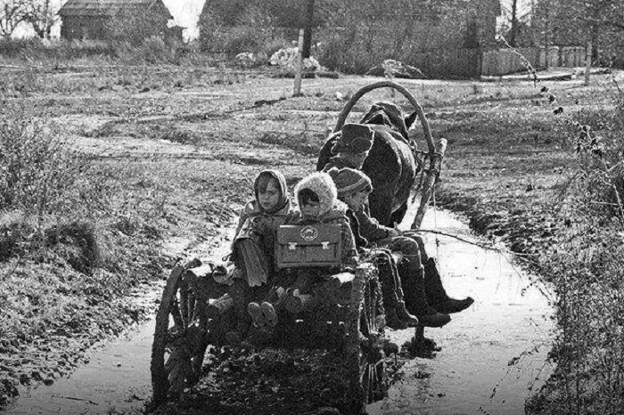 Архивные кадры из прошлого в первой половине XX века. Архивные кадры из прошлого в первой половине XX века.