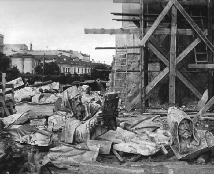 Снос храма Христа Спасителя в 1931 году. Снос храма Христа Спасителя в 1931 году.