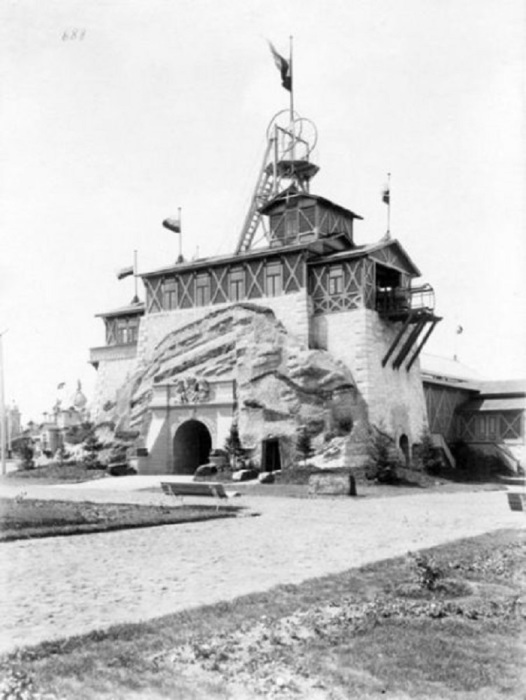 Павильон горного дела на XVI всероссийской выставке в Нижнем Новгороде в 1896 году. Павильон горного дела на XVI всероссийской выставке в Нижнем Новгороде в 1896 году.