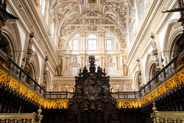 Кафедральный собор, таящийся прямо внутри мечети - настоящий пир для глаз. Автор: Gauvin Lapetoule. Кафедральный собор, таящийся прямо внутри мечети - настоящий пир для глаз. Автор: Gauvin Lapetoule.