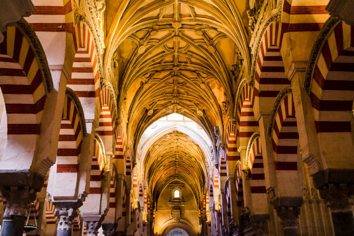 Непременно стоит увидеть уникальные по тем временам двойные арки. Автор: Gauvin Lapetoule. Непременно стоит увидеть уникальные по тем временам двойные арки. Автор: Gauvin Lapetoule.