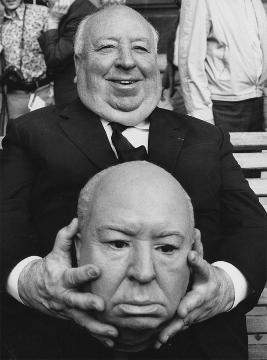 Альфред Хичкок с резиновой копией своей головы. | Фото: bigpicture.ru. Альфред Хичкок с резиновой копией своей головы. | Фото: bigpicture.ru.