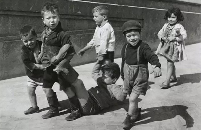 Уникальные ретро фотографии, сделанные французским фотографом Вилли Рони в первой половине XX века. Уникальные ретро фотографии, сделанные французским фотографом Вилли Рони в первой половине XX века.