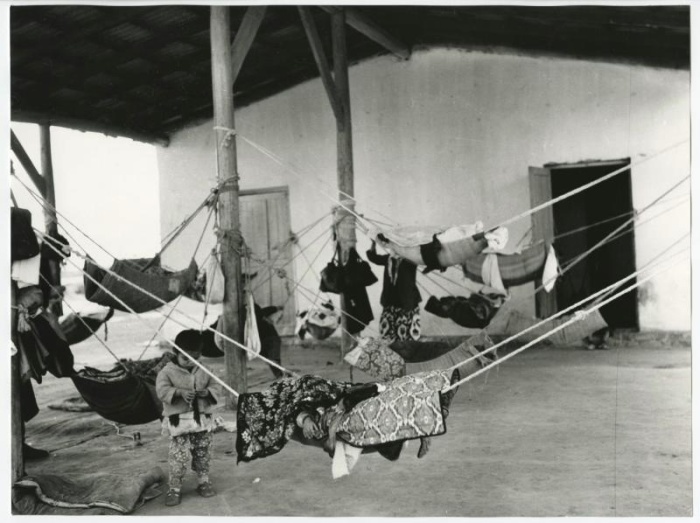 Колхозные ясли. Узбекская ССР, 1980 год. Колхозные ясли. Узбекская ССР, 1980 год.