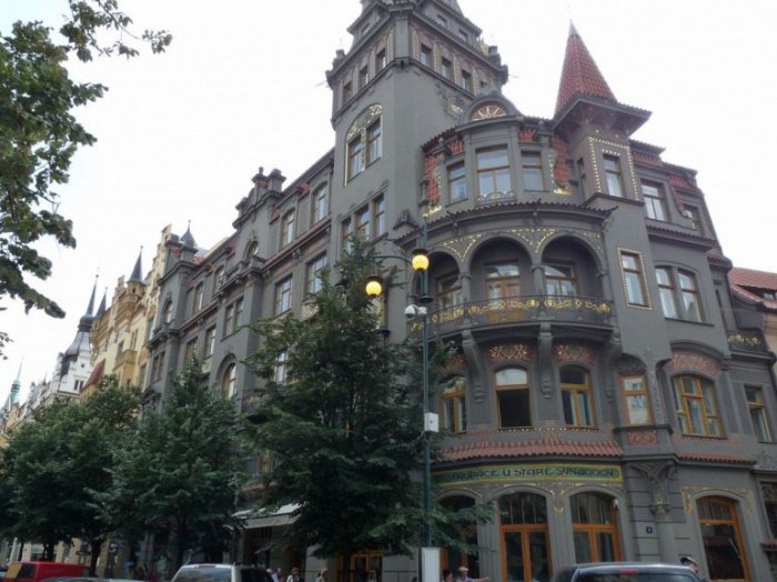 Улицы Еврейского квартала ничем не отличаются от остальных, кроме истории. Улицы Еврейского квартала ничем не отличаются от остальных, кроме истории.