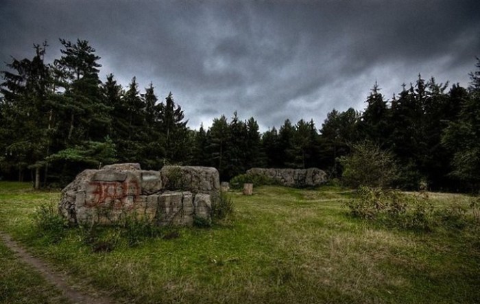 Останки бункера Гитлера под Винницей. | Фото: ezoterik-page.com. Останки бункера Гитлера под Винницей. | Фото: ezoterik-page.com.