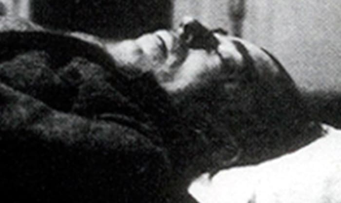 Предполагаемый труп Рейли. Сфотографирован в штаб-квартире ОГПУ, 1925 | Фото: aif.ru Предполагаемый труп Рейли. Сфотографирован в штаб-квартире ОГПУ, 1925 | Фото: aif.ru