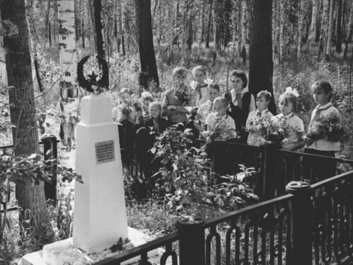 Невыдуманная судьба Павлика Морозова: семейно-бытовая драма или убийство с политическим подтекстом? () Невыдуманная судьба Павлика Морозова: семейно-бытовая драма или убийство с политическим подтекстом?