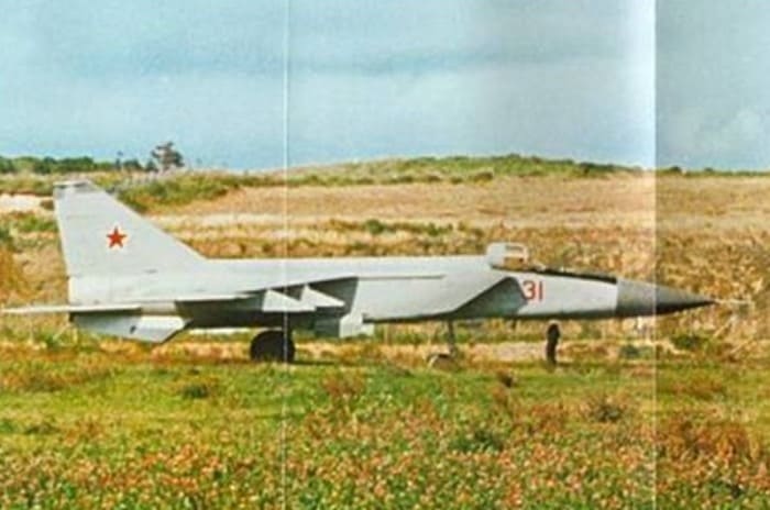 Истребитель, угнанный летчиком Виктором Беленко | Фото: testpilots.ru Истребитель, угнанный летчиком Виктором Беленко | Фото: testpilots.ru