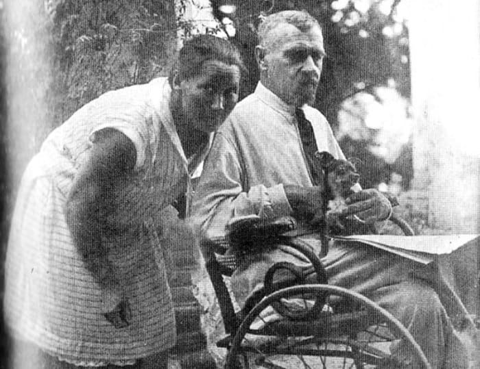 Ханжонков со второй женой в последний год жизни | Фото: persons-info.com Ханжонков со второй женой в последний год жизни | Фото: persons-info.com