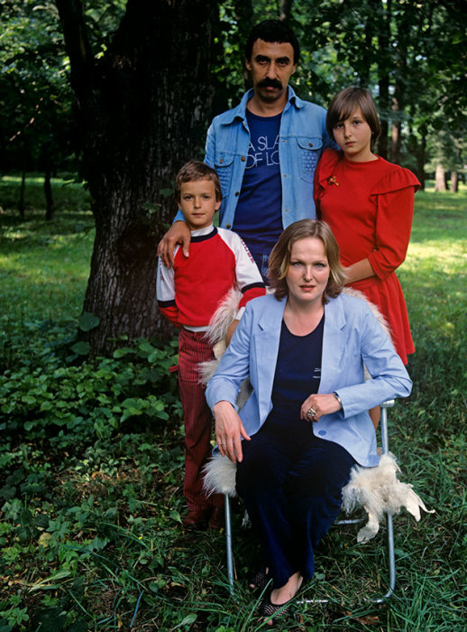 Елена Соловей и Юрий Пугач с детьми, 1987 г. / Фото: www.aif.ru Елена Соловей и Юрий Пугач с детьми, 1987 г. / Фото: www.aif.ru
