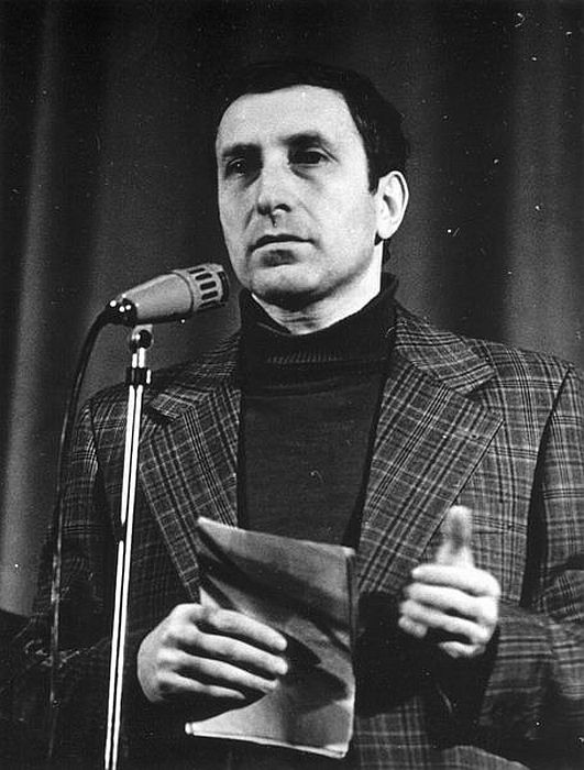 Людмила Иванова и Валерий Миляев: «Приходит время, люди головы теряют...» () Людмила Иванова и Валерий Миляев: «Приходит время, люди головы теряют...»