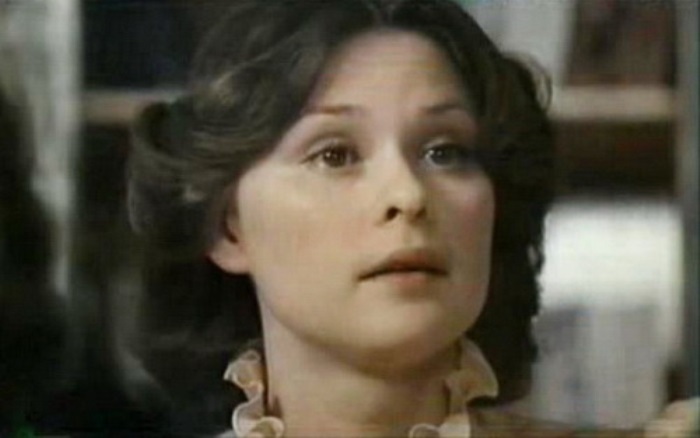 Анастасия Иванова в фильме *Воробей на льду*, 1983 | Фото: kino-teatr.ru Анастасия Иванова в фильме *Воробей на льду*, 1983 | Фото: kino-teatr.ru