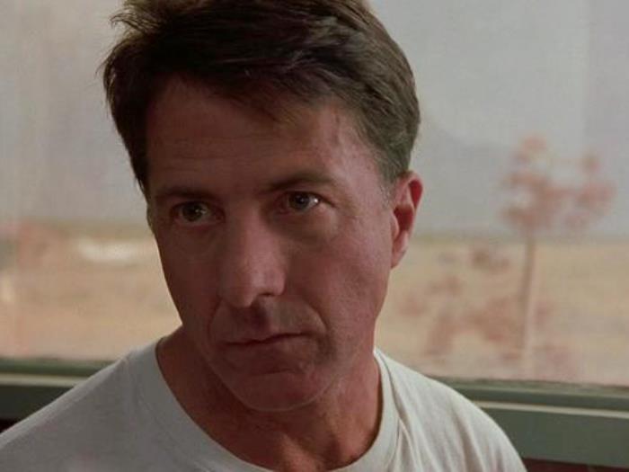 Дастин Хоффман в фильме *Человек дождя*, 1988 | Фото: kino-teatr.ru Дастин Хоффман в фильме *Человек дождя*, 1988 | Фото: kino-teatr.ru