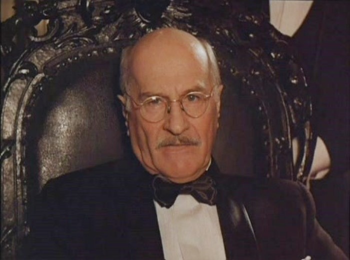 Владимир Зельдин в фильме *Десять негритят*, 1987 | Фото: kino-teatr.ru Владимир Зельдин в фильме *Десять негритят*, 1987 | Фото: kino-teatr.ru