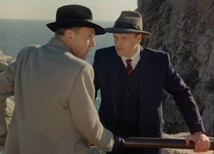 Кадр из фильма *Десять негритят*, 1987 | Фото: kino-teatr.ru Кадр из фильма *Десять негритят*, 1987 | Фото: kino-teatr.ru