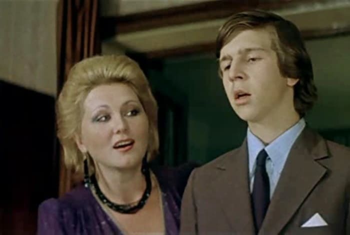 Кадр из фильма *Курьер*, 1986 | Фото: kino-teatr.ru Кадр из фильма *Курьер*, 1986 | Фото: kino-teatr.ru