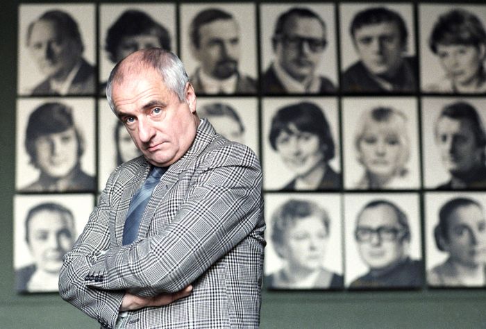 Марк Захаров и Нина Лапшинова: «Мужчину делает его женщина» () Марк Захаров и Нина Лапшинова: «Мужчину делает его женщина»