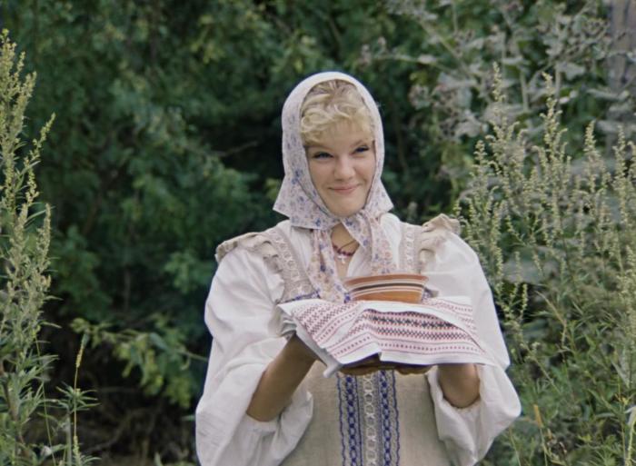 Марк Захаров и Нина Лапшинова: «Мужчину делает его женщина» () Марк Захаров и Нина Лапшинова: «Мужчину делает его женщина»