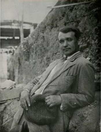 Трофим Тесля на раскопках Десятинной церкви в Киеве. 1936. Трофим Тесля на раскопках Десятинной церкви в Киеве. 1936.