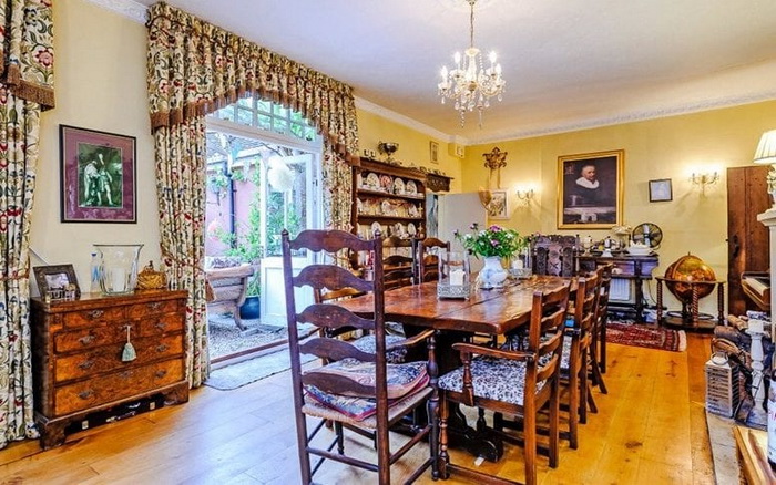 Уютная гостиная с выходом на террасу. Уютная гостиная с выходом на террасу.