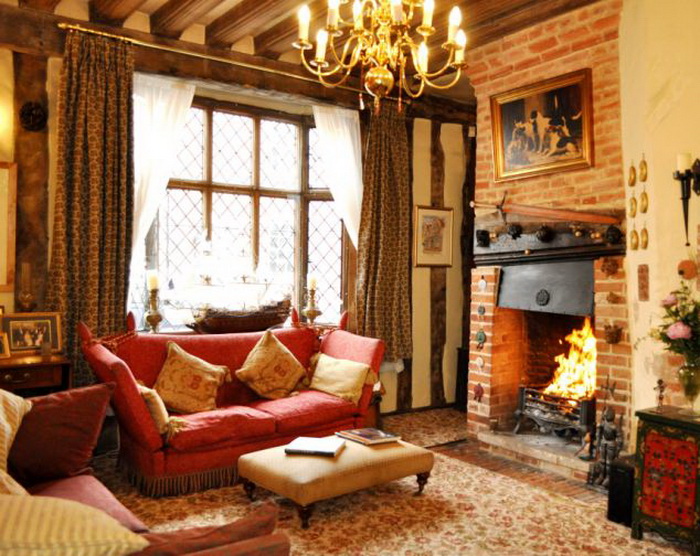 Дом Гарри Поттера выставлен на аукцион за 1,3 млн долларов США. Дом Гарри Поттера выставлен на аукцион за 1,3 млн долларов США.