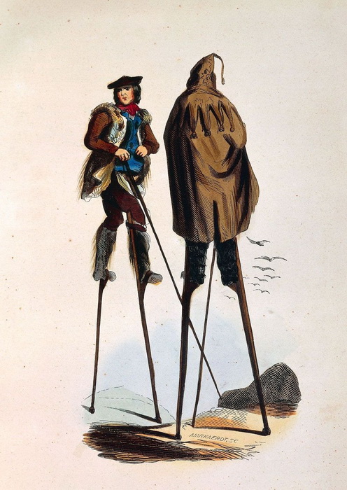 Открытка с изображением артистов на ходулях.