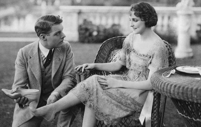 Правила вежливого тона в 1920-х годах. | Фото: messynessychic.com. Правила вежливого тона в 1920-х годах. | Фото: messynessychic.com.