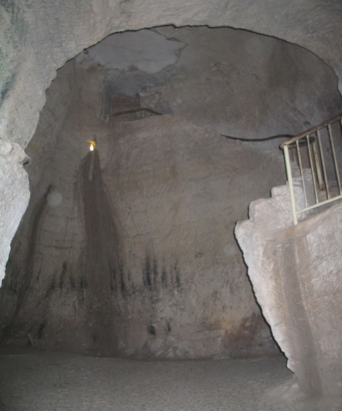 Подземный мегалитический комплекс Мареша