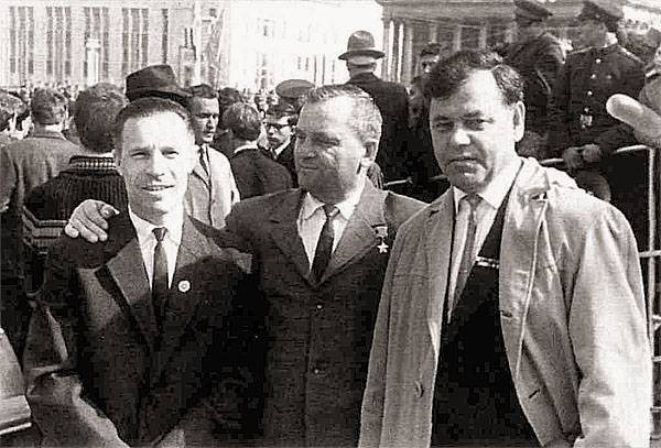 Американская звезда на мундире красноармейца