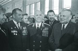 Партийная элита против Маршала Победы