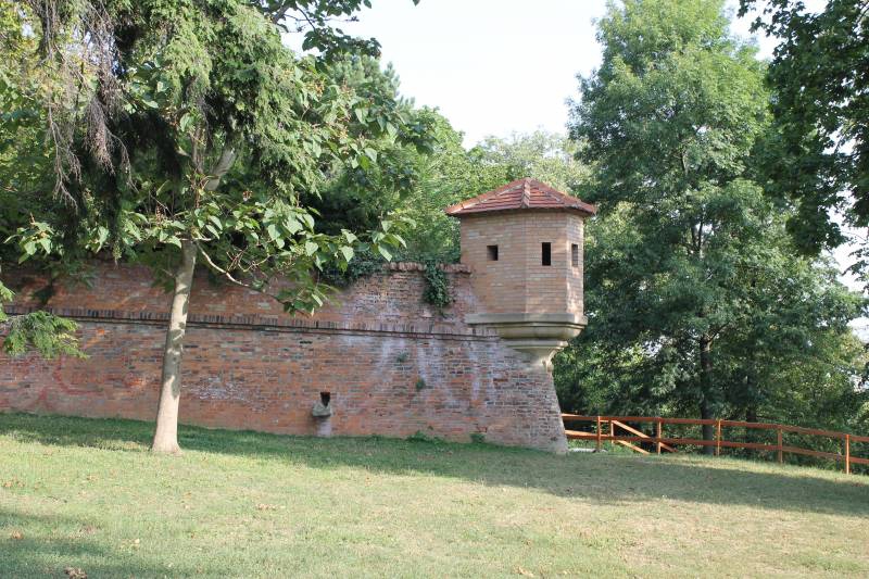 Осада города Брно: почему часы бьют полдень в одиннадцать…