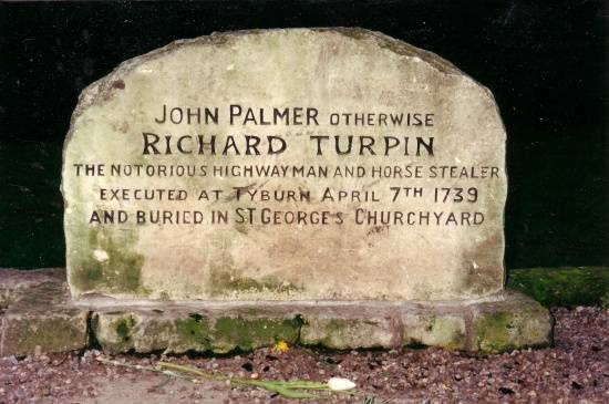 Присягнувшие тьме. Разбойник в черном плаще