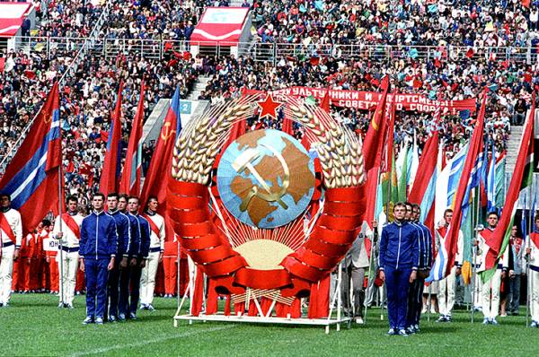 Мировое олимпийское политическое шоу. Один взгляд назад