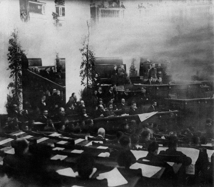 "Ваша болтовня не нужна трудящимся. Караул устал!"