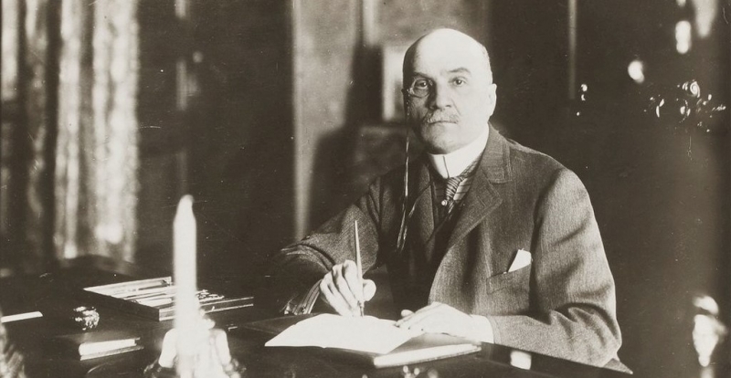 «Весь день Петроград волновался»