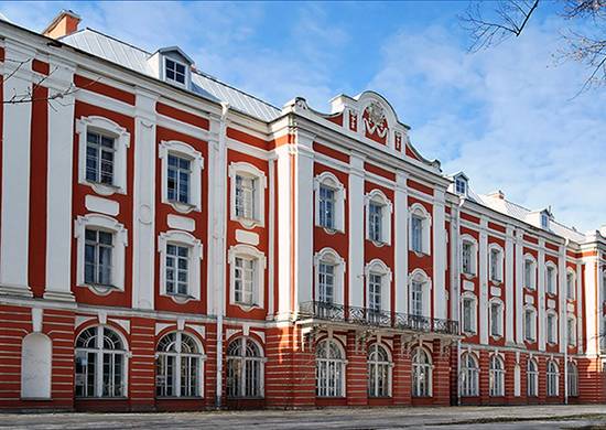Во главе армии и флота